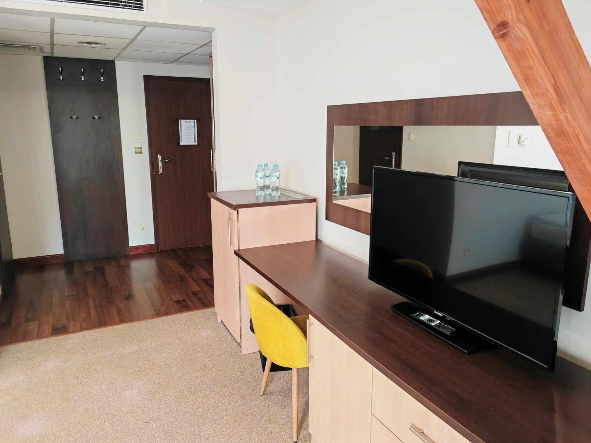 Maka I Magia Obiady Domowe Hotel Zambrow Exteriör bild